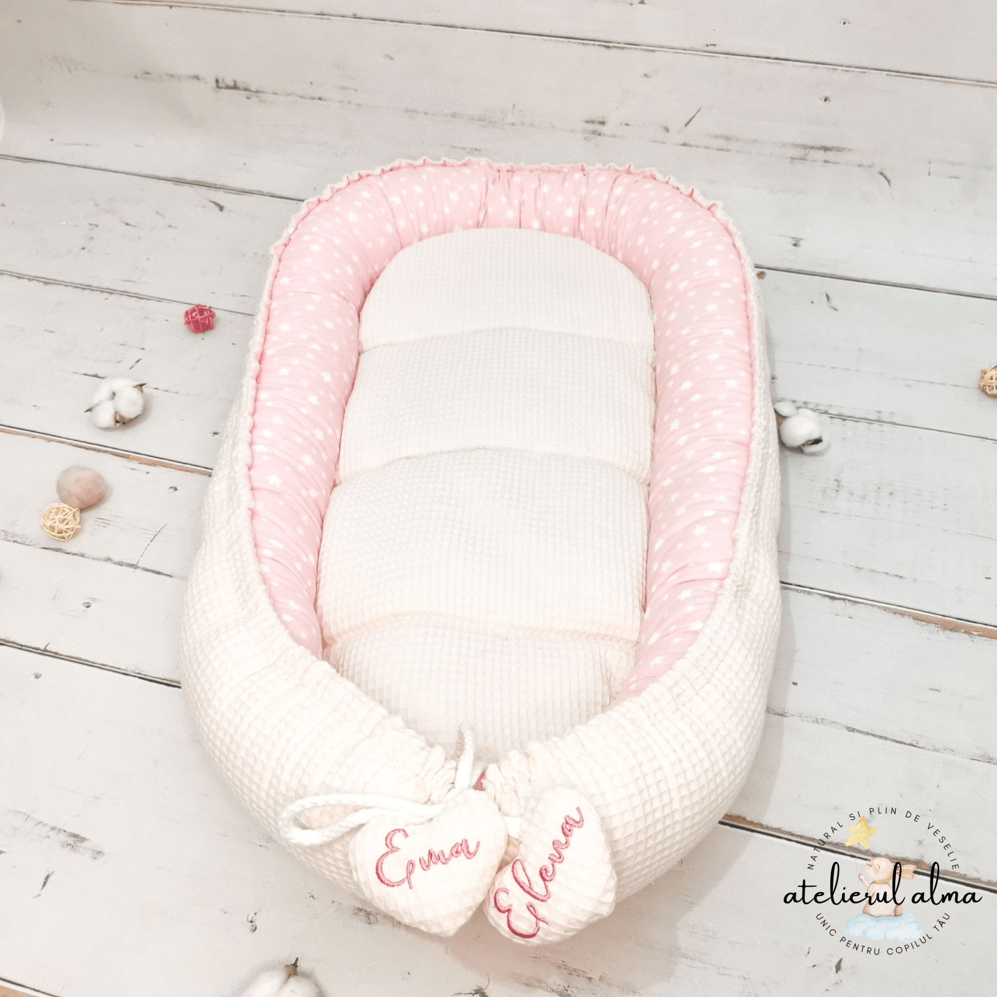 imagine cu babynest pentru bebelusi. cuib nou nascuti pentru dormit, co-sleeping