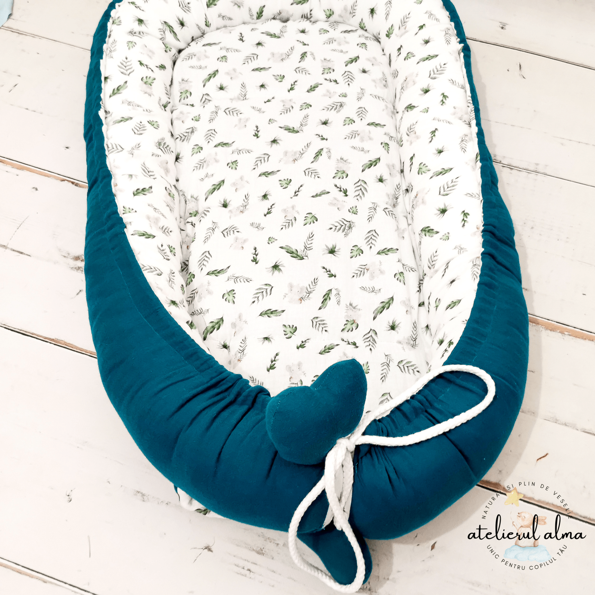 imagine cu babynest pentru bebelusi. cuib nou nascuti pentru dormit, co-sleeping