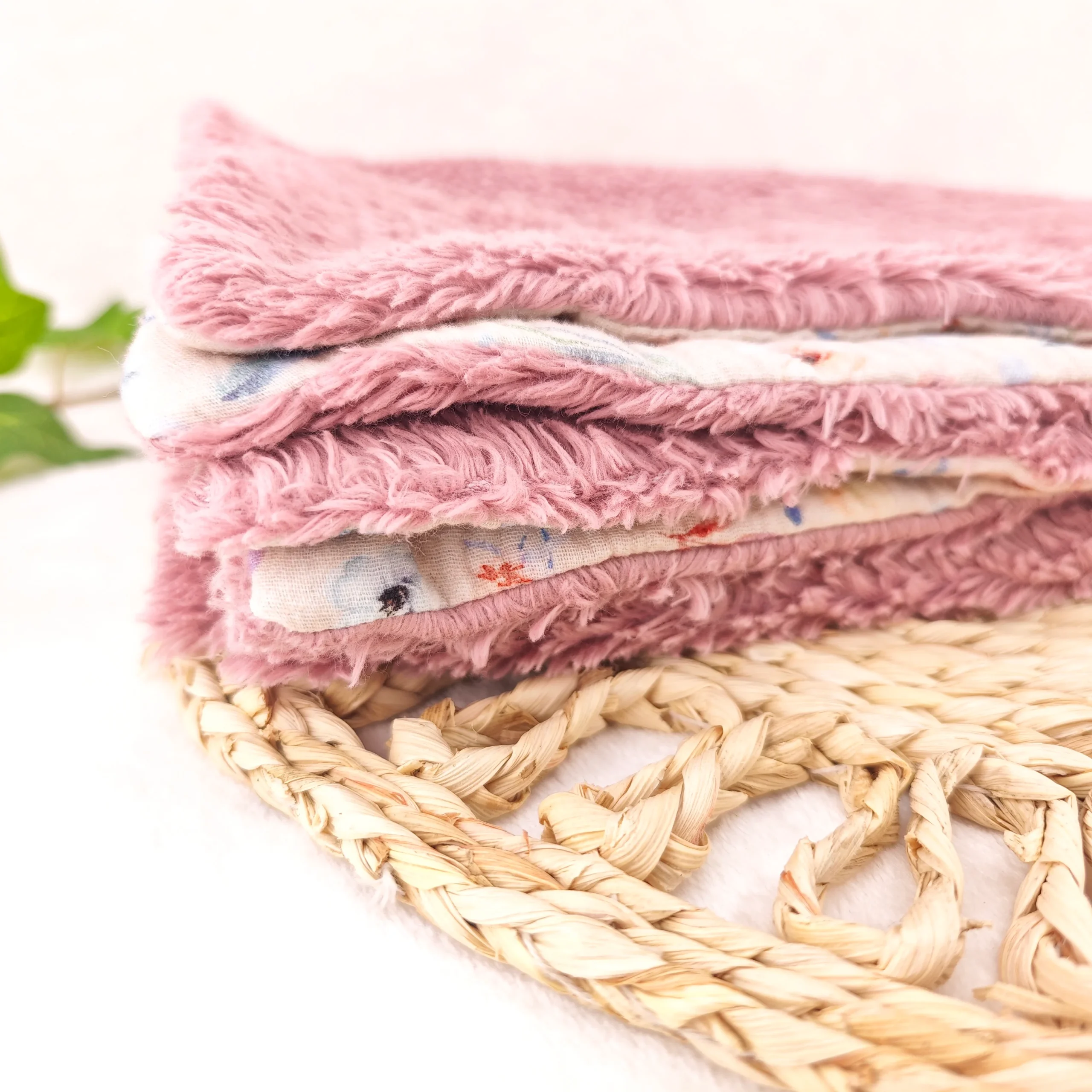 paturica minky, paturica plus bumbac, paturica pufoasa, produse pentru copii si bebelusi, paturici naturale si baby friendly, paturica din muselina personalizata pentru nou nascuti