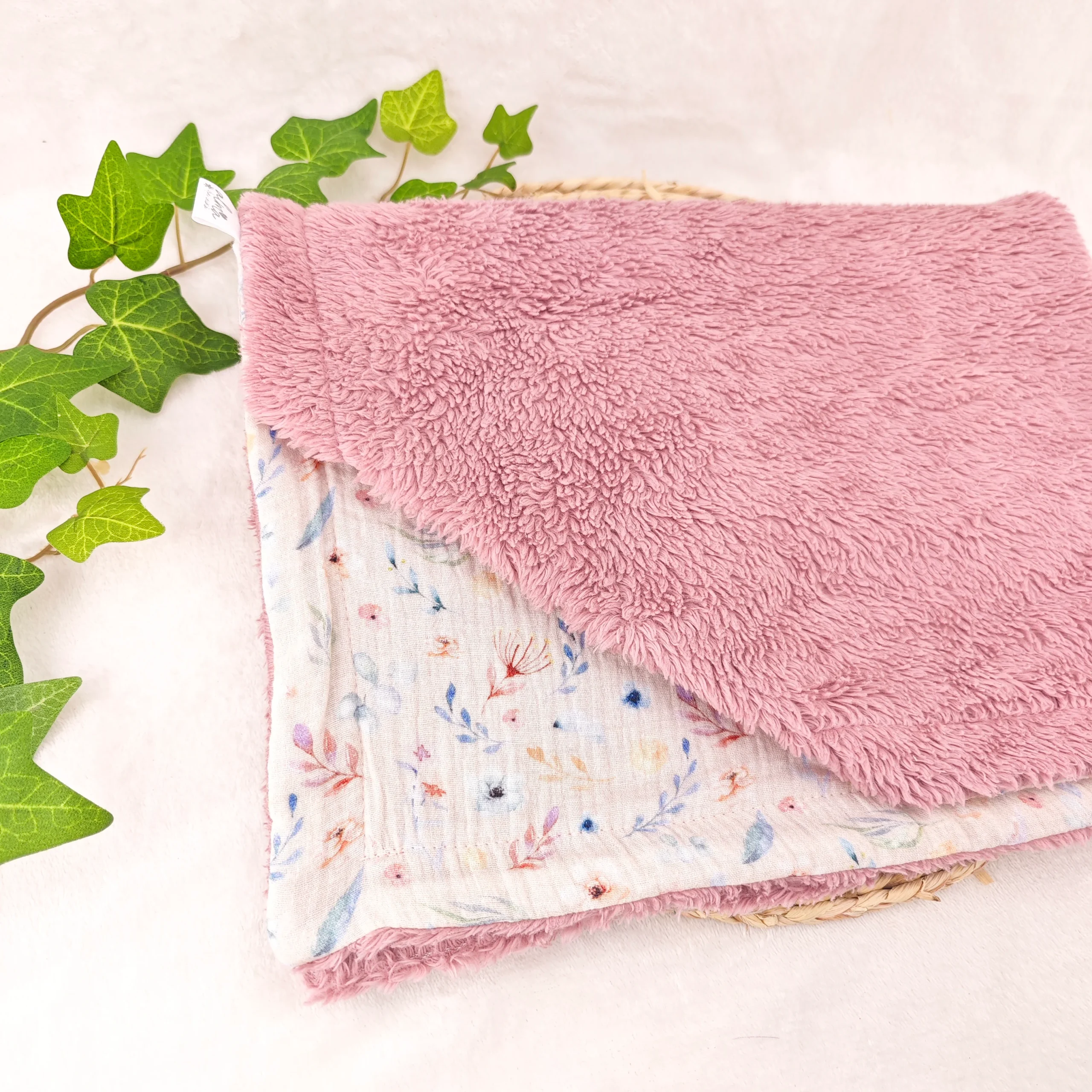paturica minky, paturica plus bumbac, paturica pufoasa, produse pentru copii si bebelusi, paturici naturale si baby friendly, paturica din muselina personalizata pentru nou nascuti