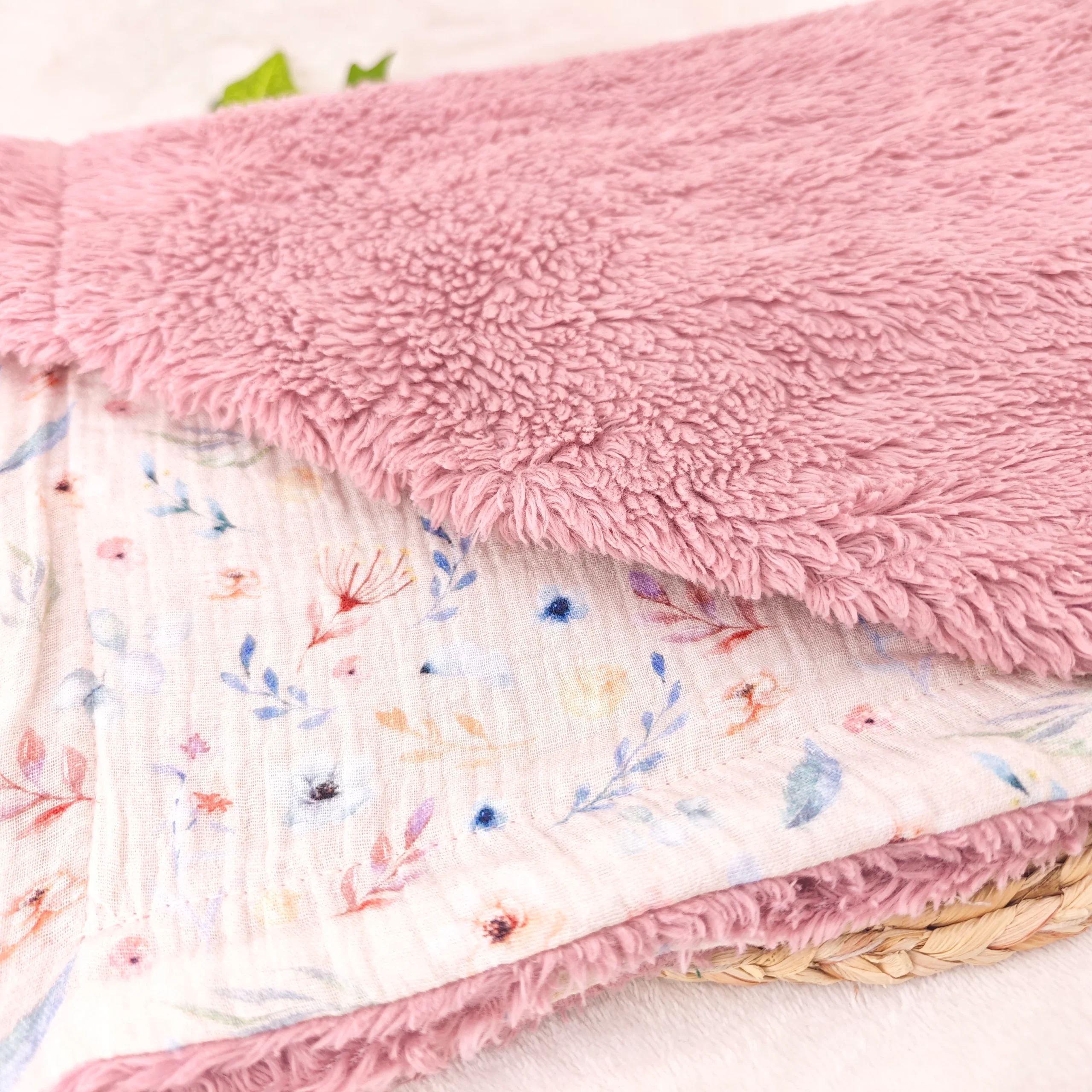 paturica minky, paturica plus bumbac, paturica pufoasa, produse pentru copii si bebelusi, paturici naturale si baby friendly, paturica din muselina personalizata pentru nou nascuti