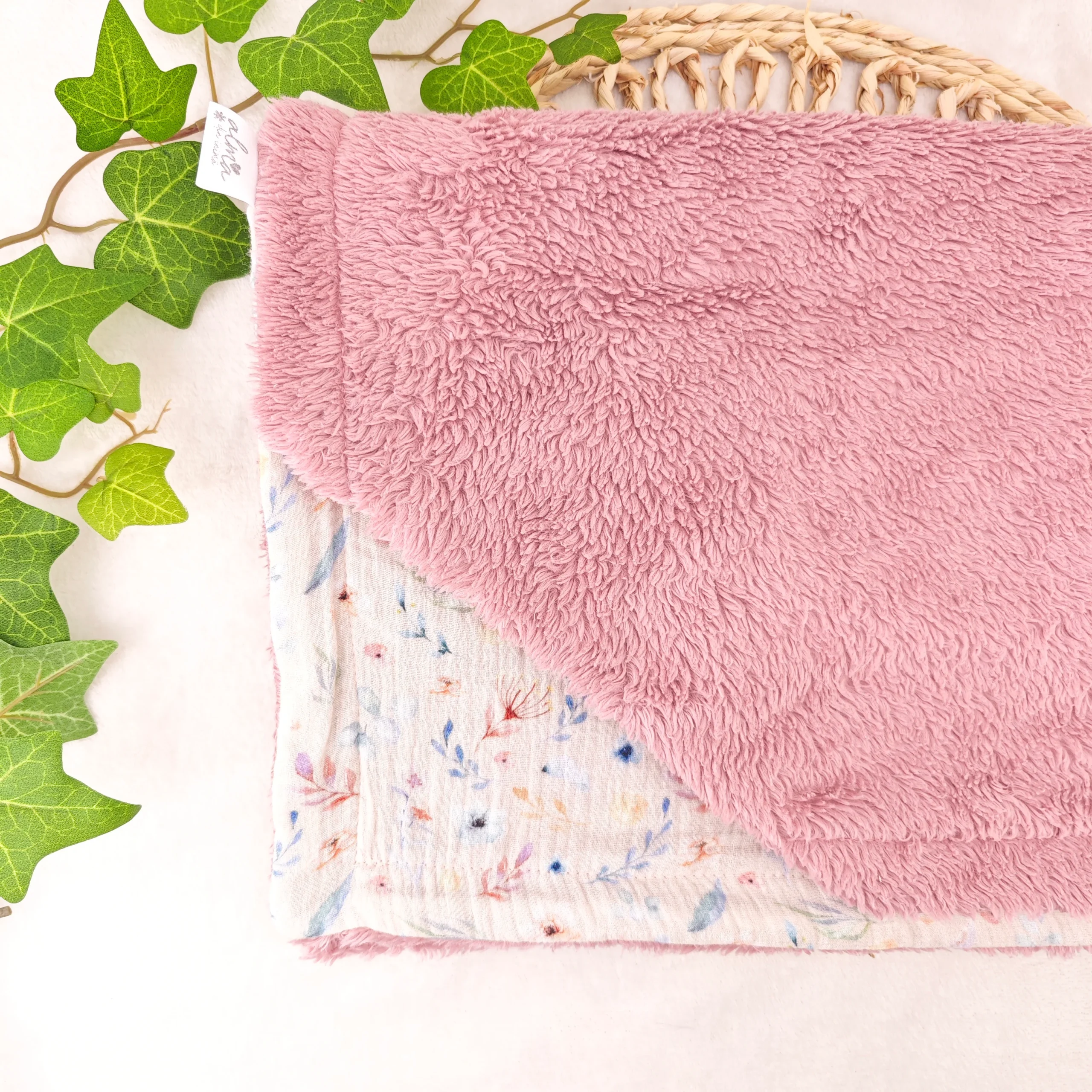 paturica minky, paturica plus bumbac, paturica pufoasa, produse pentru copii si bebelusi, paturici naturale si baby friendly, paturica din muselina personalizata pentru nou nascuti