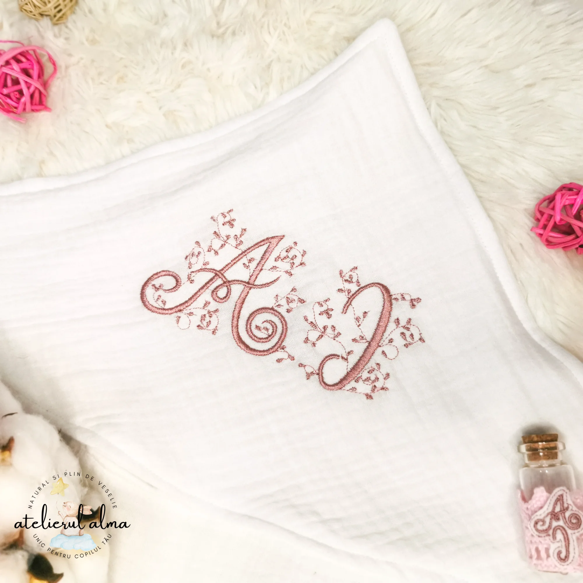imagine cu prosop gluga din bumbac , pentru bebelusi si copii, personalizat