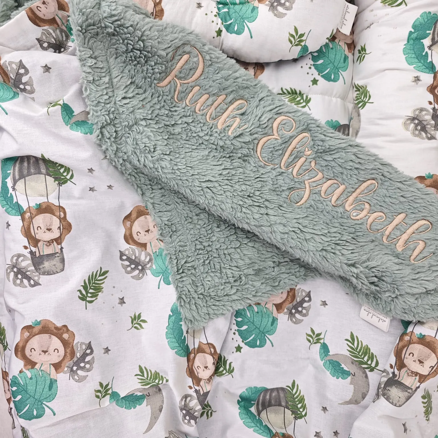 imagine cu babynest pentru bebelusi. cuib nou nascuti pentru dormit, co-sleeping