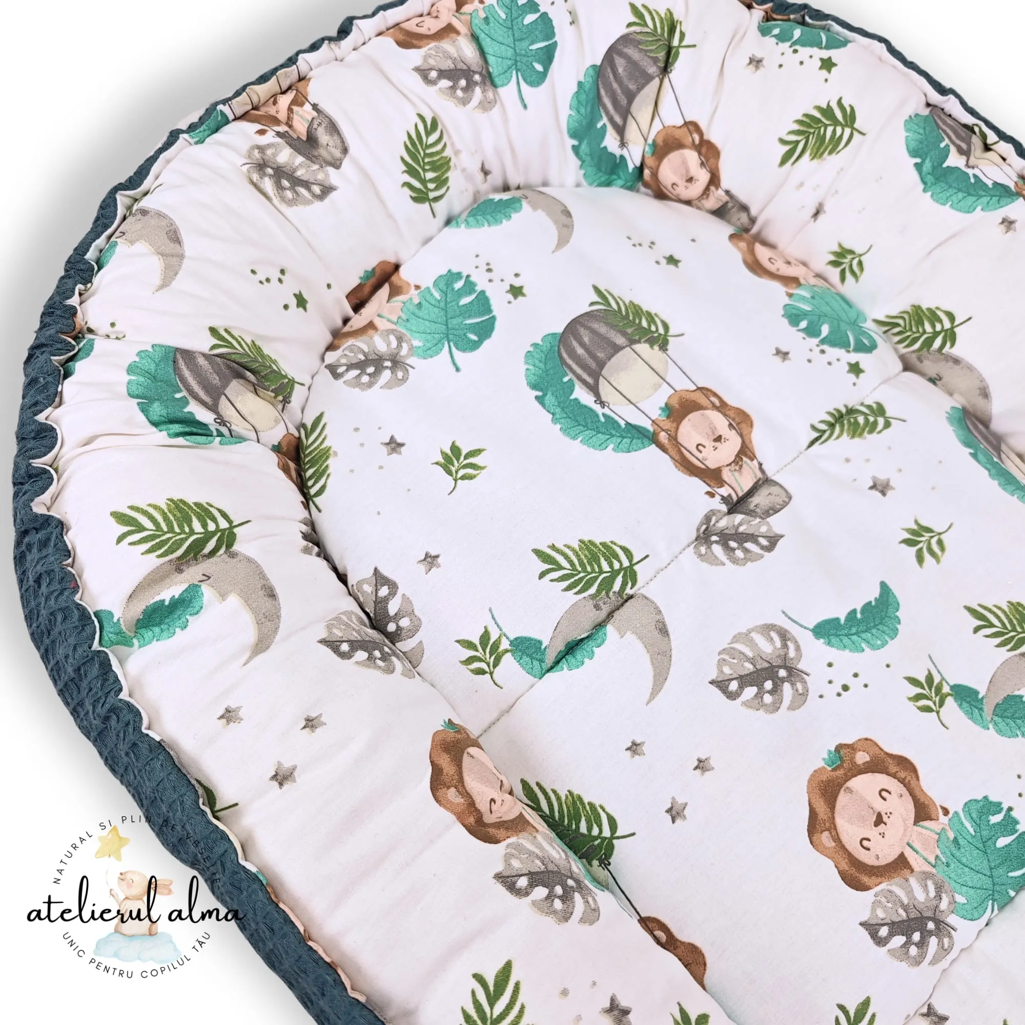 imagine cu babynest pentru bebelusi. cuib nou nascuti pentru dormit, co-sleeping