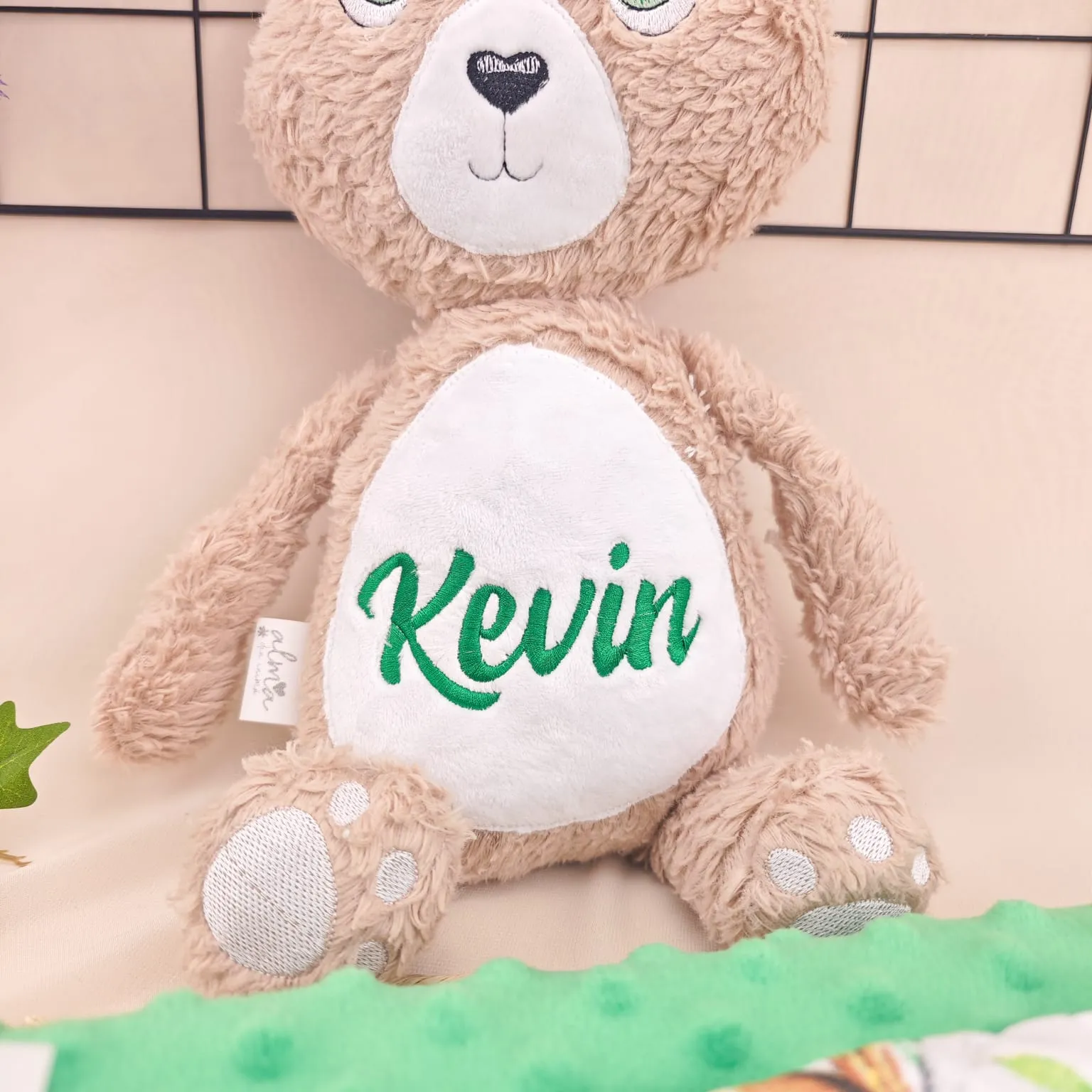 imagine cu jucarie plus personalizata pentru bebelusi
