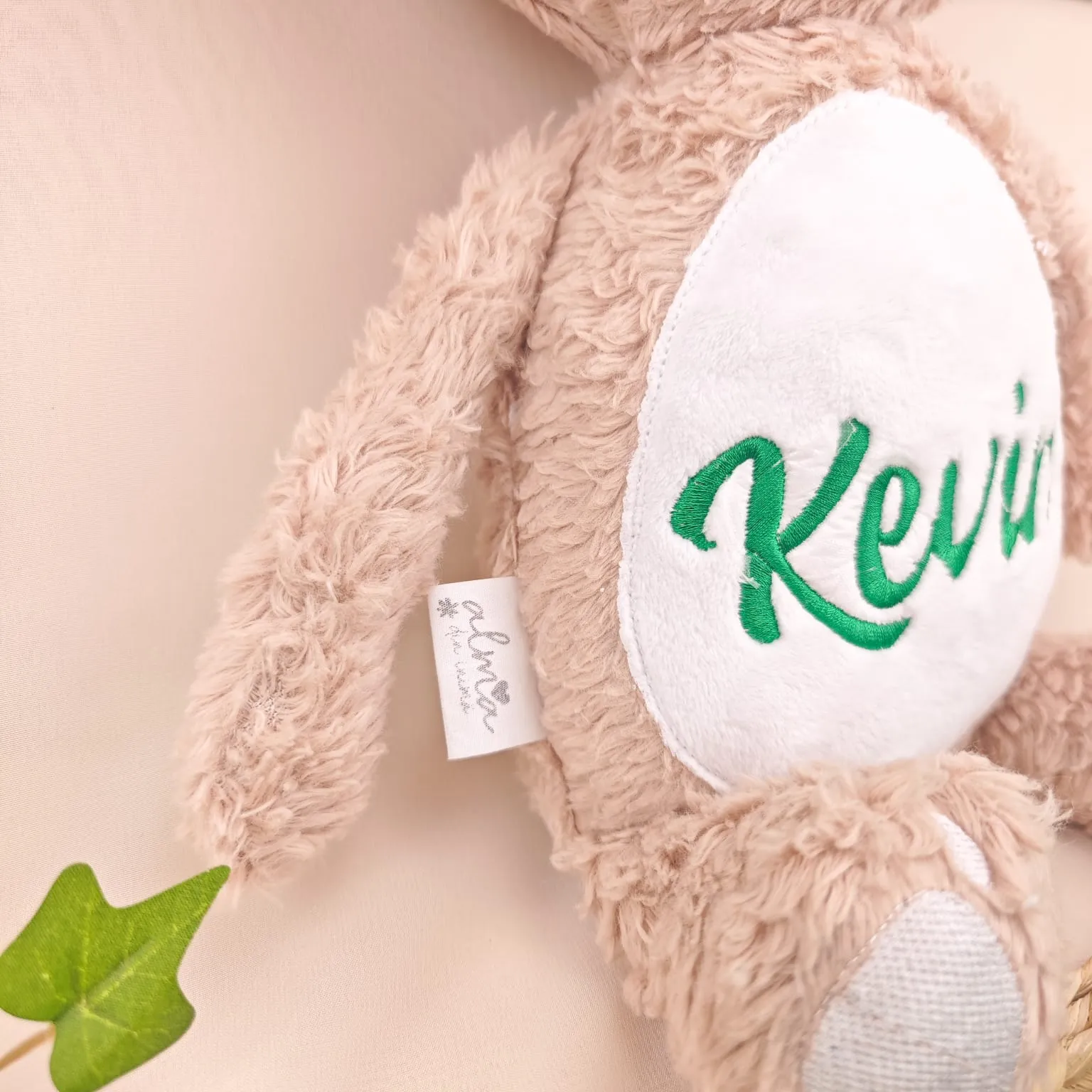 imagine cu jucarie plus personalizata pentru bebelusi