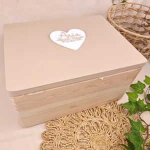 Cutie de lemn inimioara personalizata