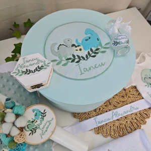 Cutie trusou botez dinozaur