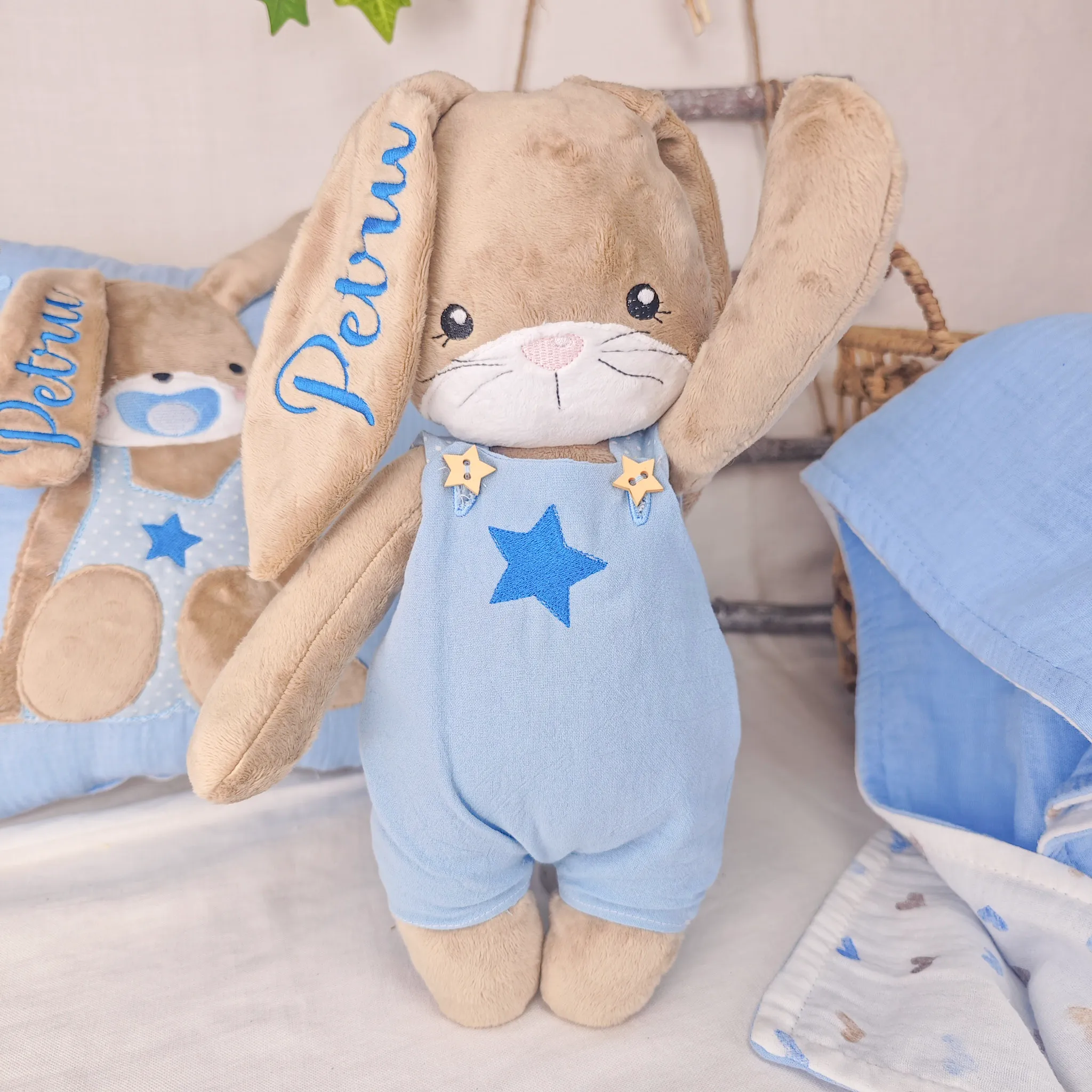 imagine cu jucarie plus personalizata pentru bebelusi