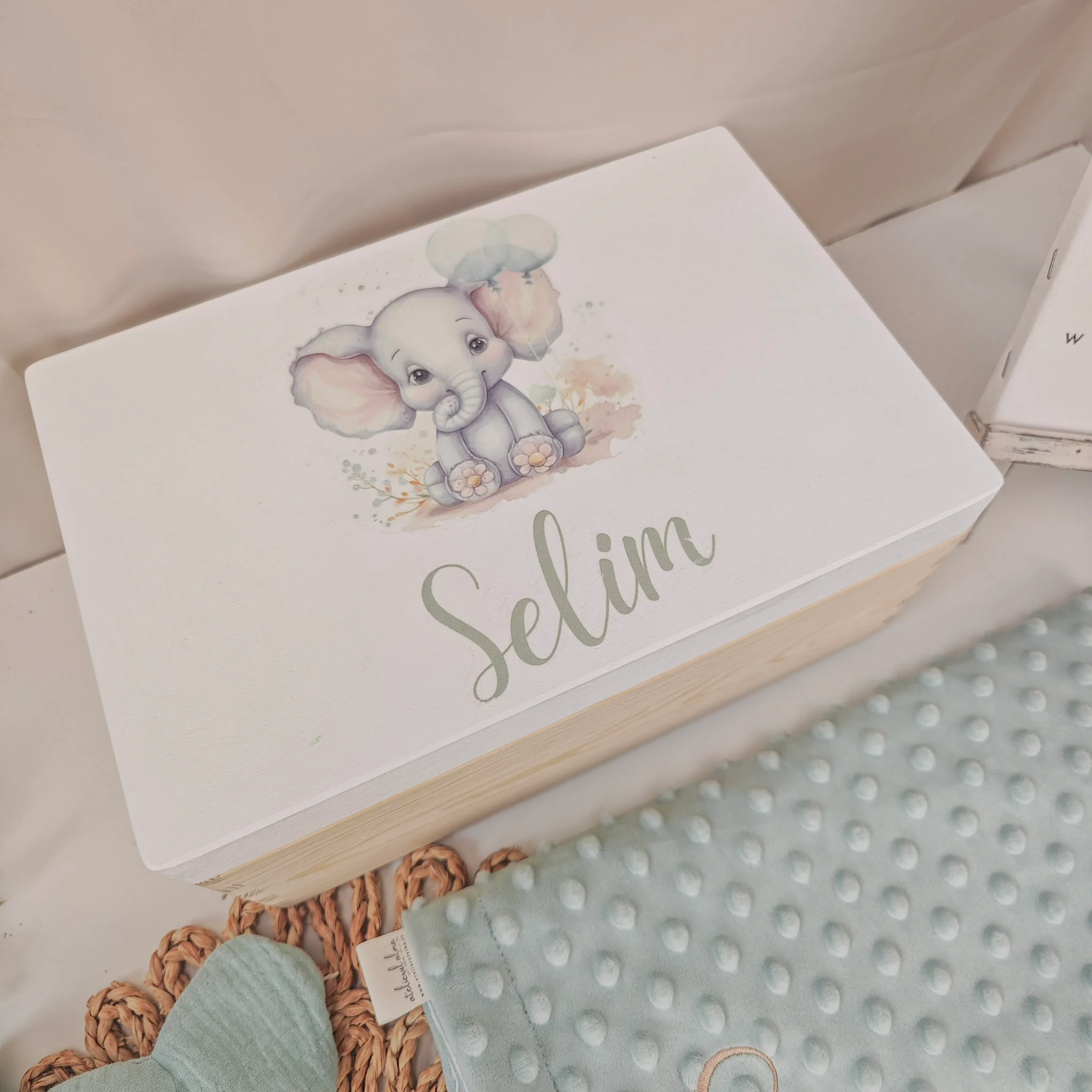 imagine cu set cadou bebelusi sau set cadou nounascut