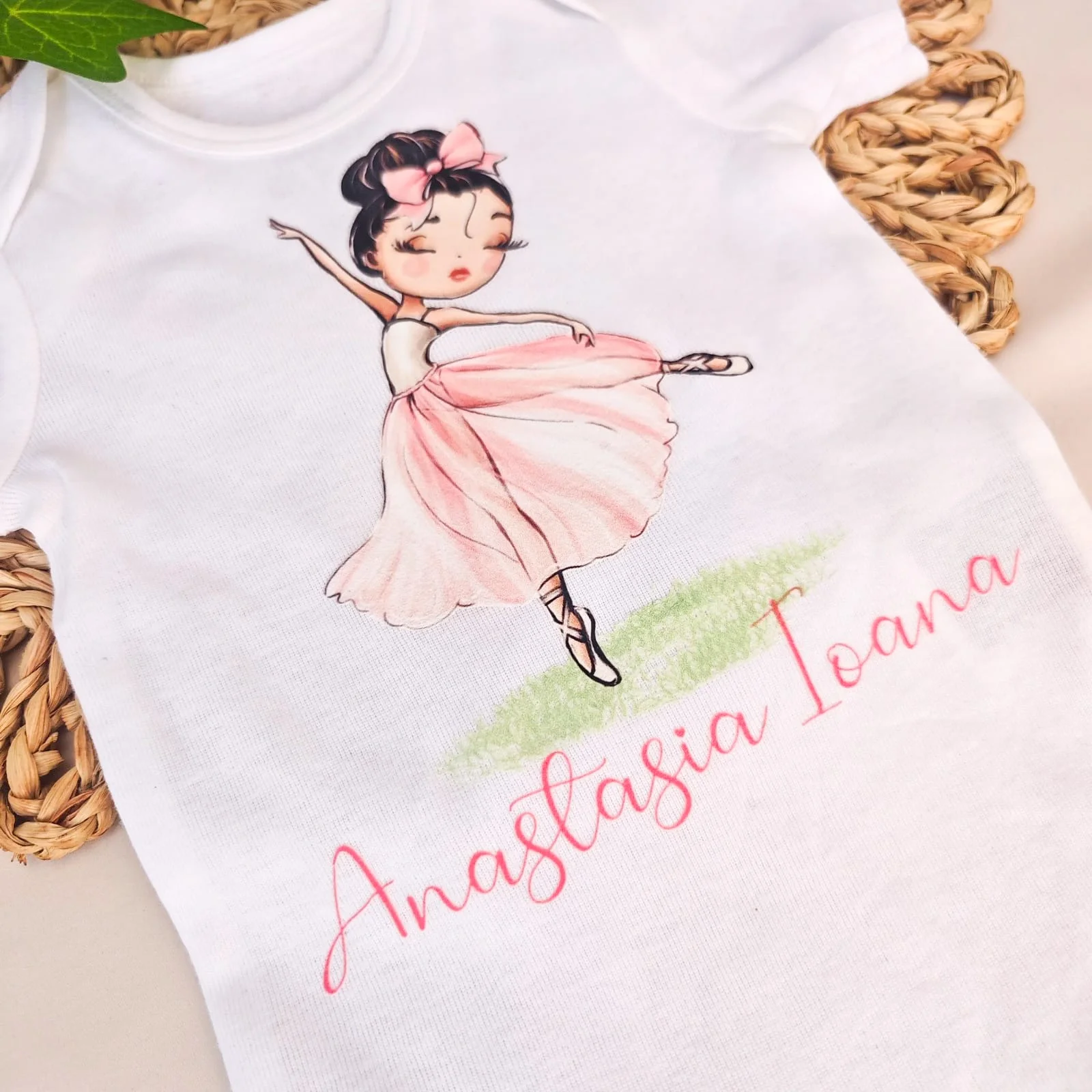 imagine cu body personalizat pentru bebelusi si copii