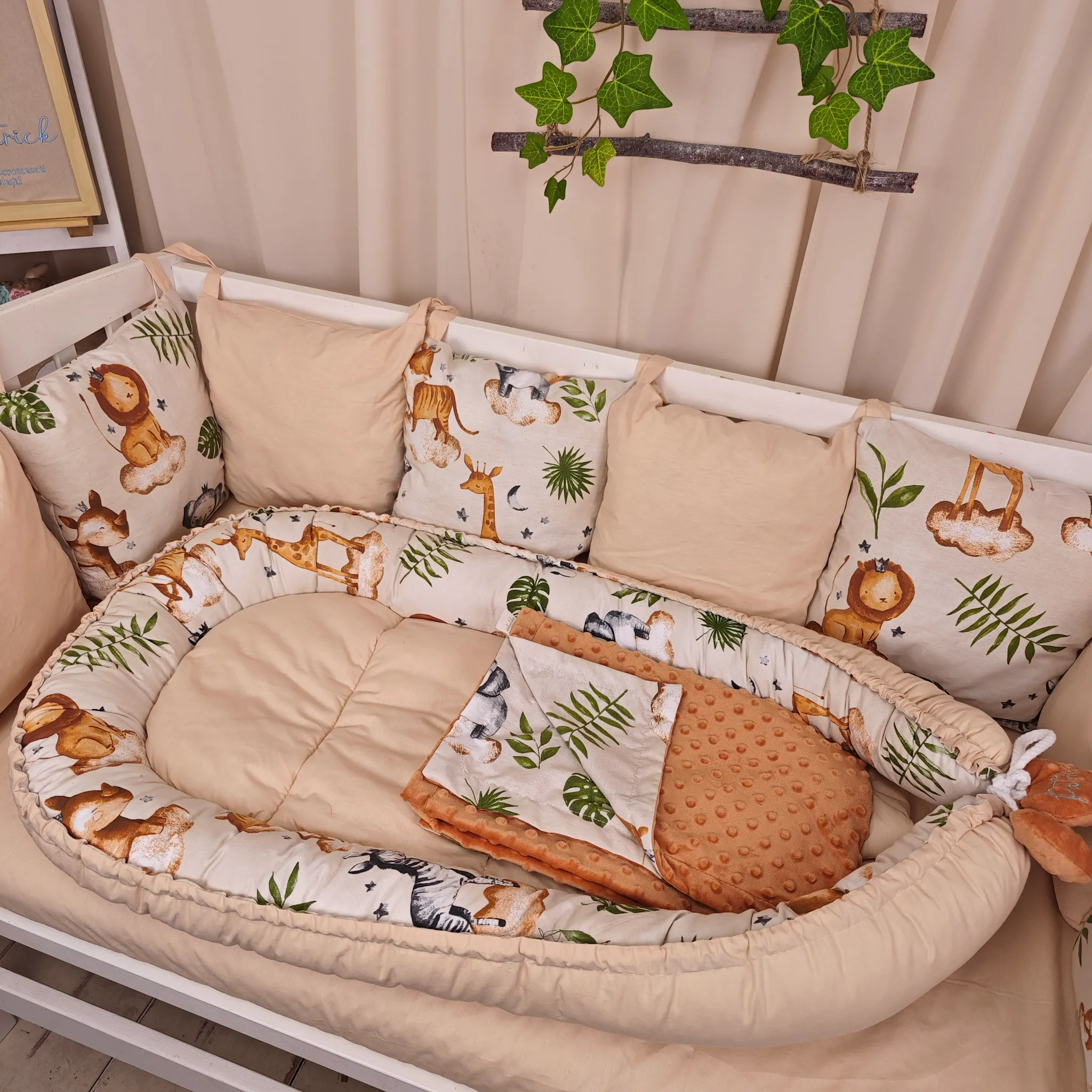 imagine cu babynest pentru bebelusi. cuib nou nascuti pentru dormit, co-sleeping