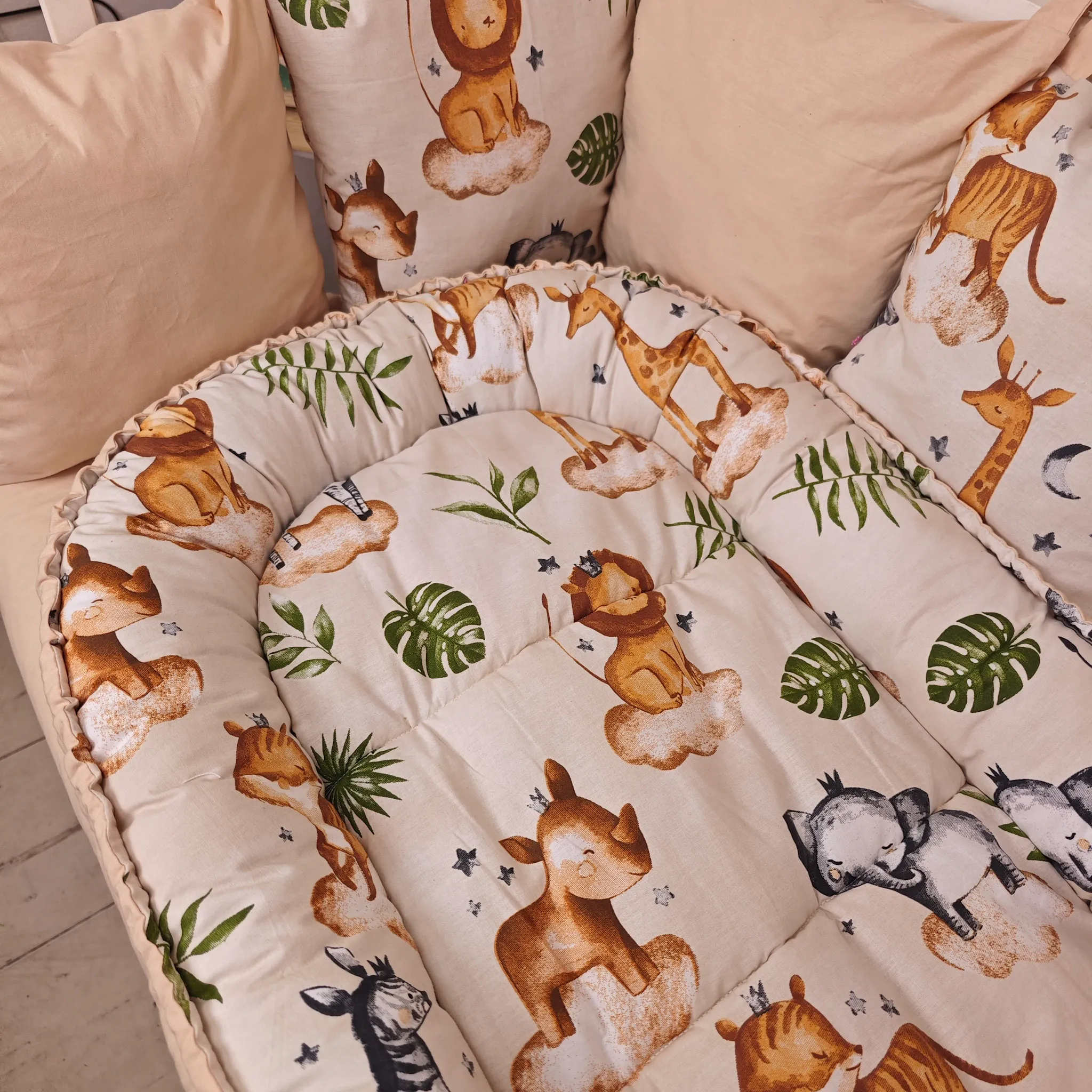 imagine cu babynest pentru bebelusi. cuib nou nascuti pentru dormit, co-sleeping