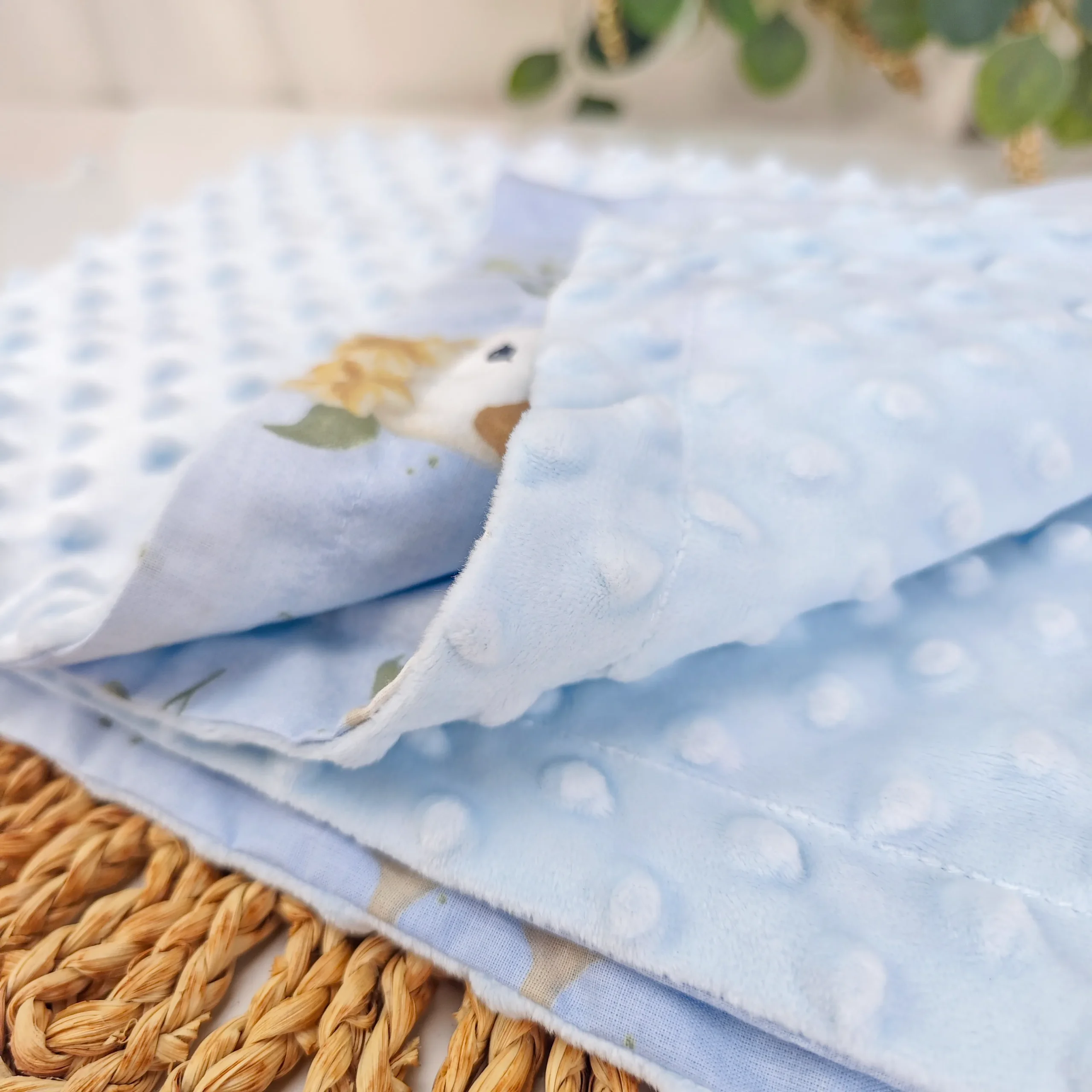 paturica minky, paturica plus bumbac, paturica pufoasa, produse pentru copii si bebelusi, paturici naturale si baby friendly, paturica din muselina personalizata pentru nou nascuti